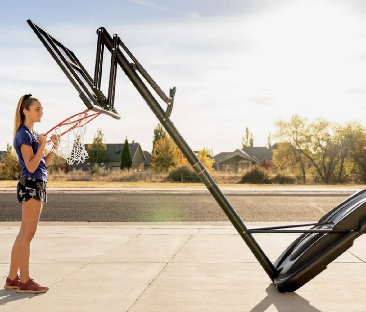 Lifetime 52 Portable Basketball Hoop