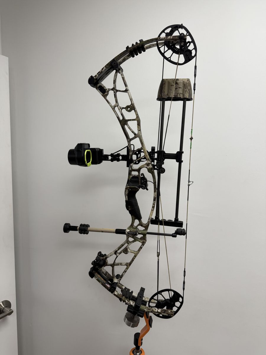 Hoyt Axius Ultra Compound Bow - Used
