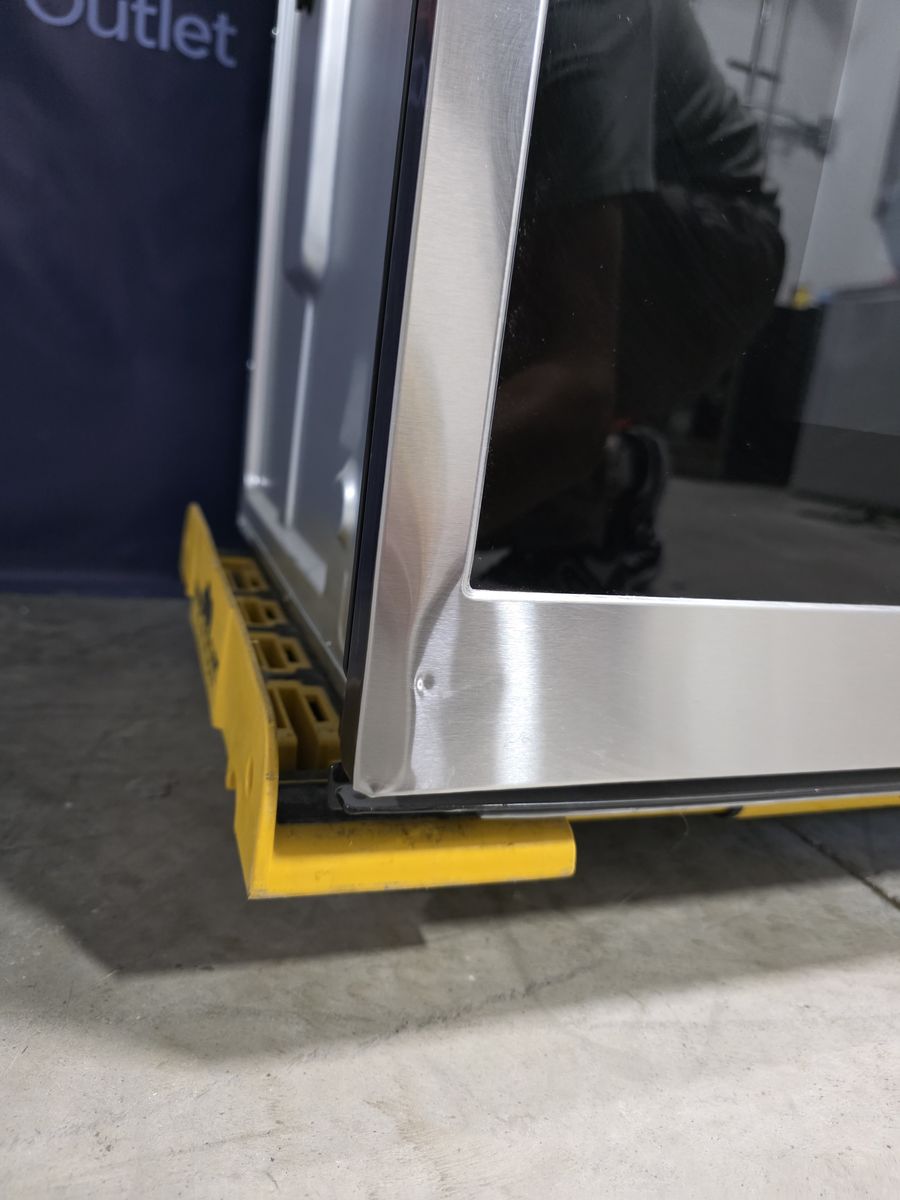 Main image 6