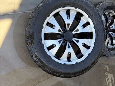 GMC/chevy rims and tires 285/55r20