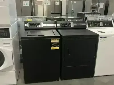 NEW SPEED QUEEN TR7 AND DR7 BLACK LAUNDRY SET