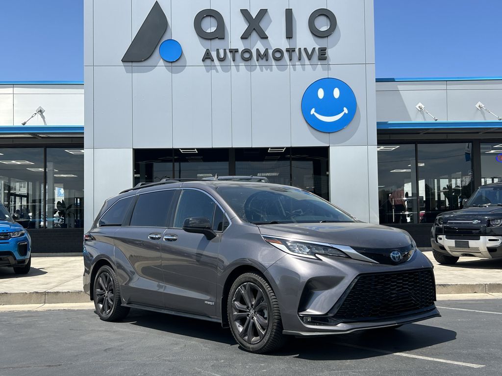2021 Toyota Sienna XSE 7-Passenger