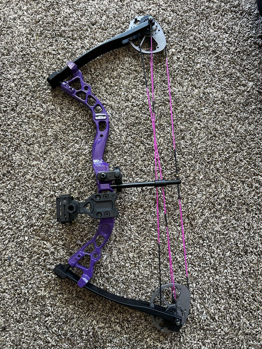 Diamond Archery Purple Youth Edge 320 Compound Bow