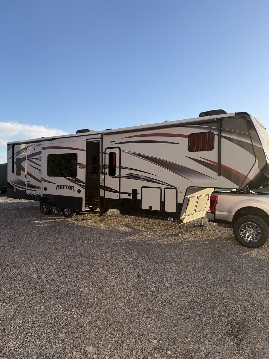 2015 Keystone Raptor 384PK