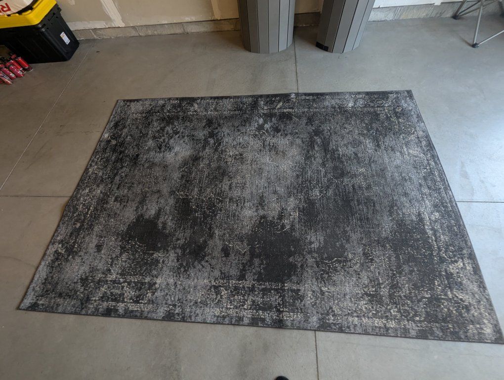 Vintage Looking Grey Area Rug 6'6"x9'4"
