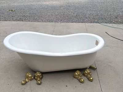 Vintage Clawfoot Bathtub - White, Gold Feet