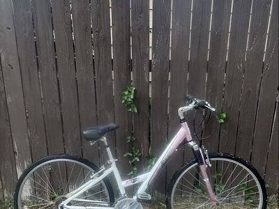 Diamondback Vital 2 Hybrid small/medium bike