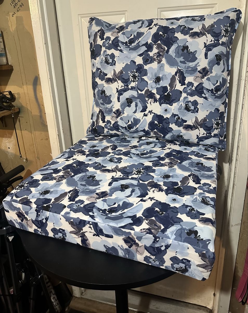 Set of 2 floral blue outdoor deep cushion