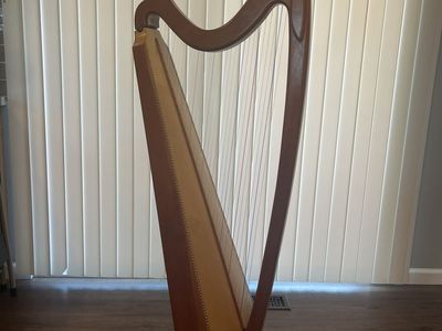 Musicmakers 36-String Lever Harp — Carrying Case Included