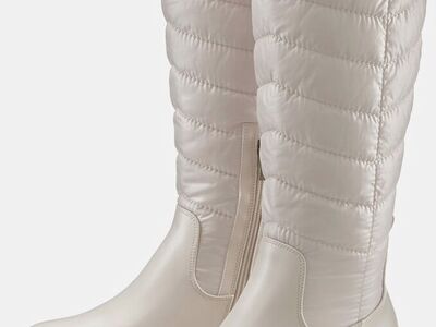 Boots Beige/white New In Box (Retail $115+)