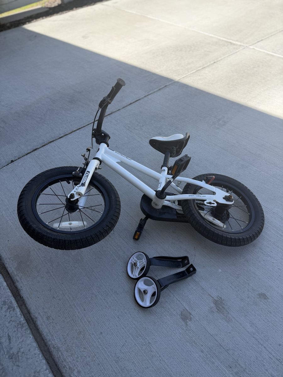Royal baby freestyle Kids Bike. Awesome BMX Style Training Wheels