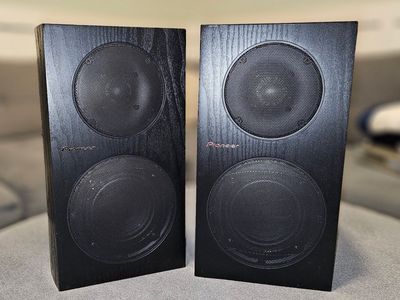 Pioneer SP-BS21-LR Andrew Jones Designed Bookshelf Speakers (Pair)