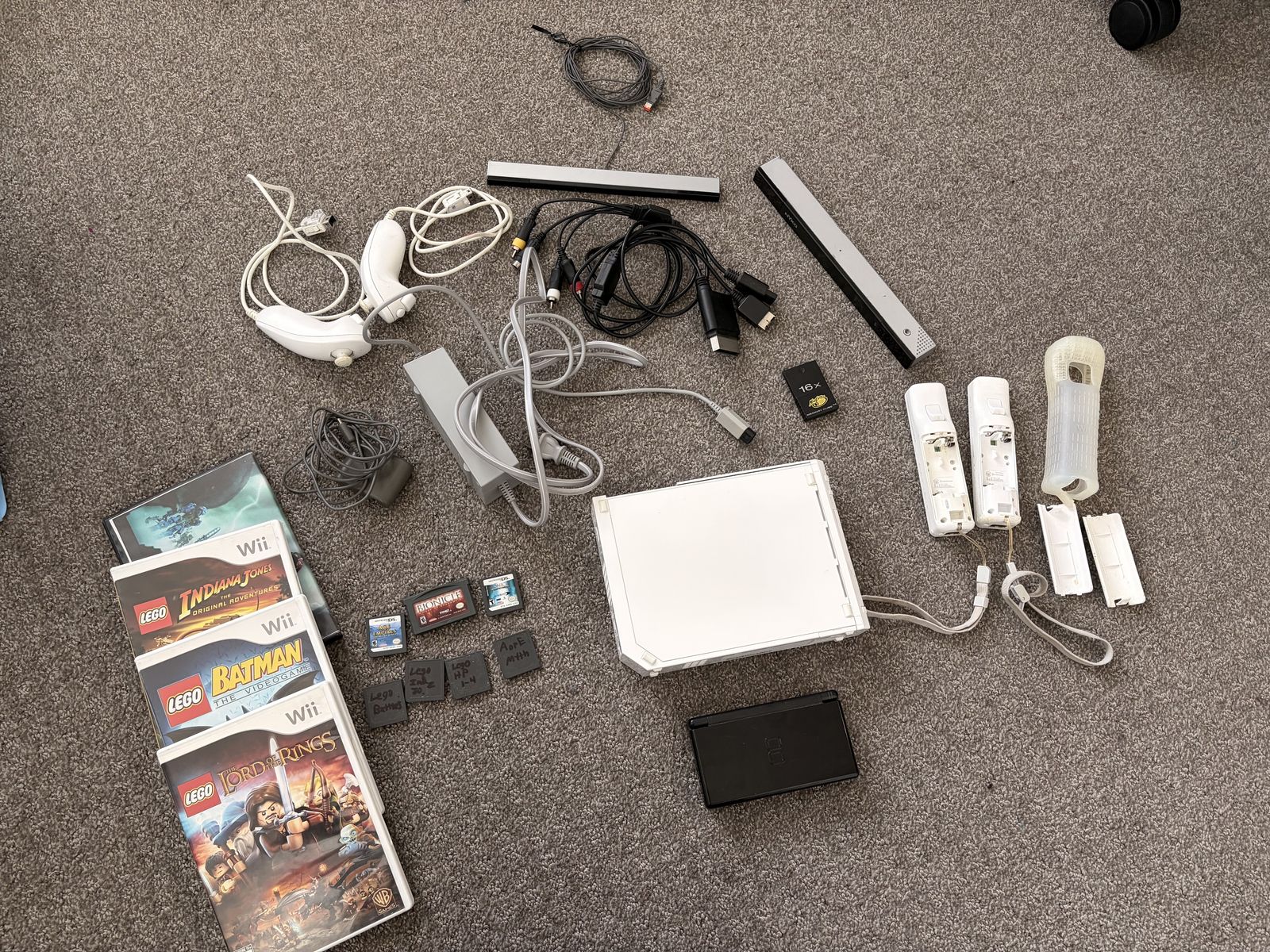 Nintendo Wii + Nintendo DS + Lego/Bionicle game bundle