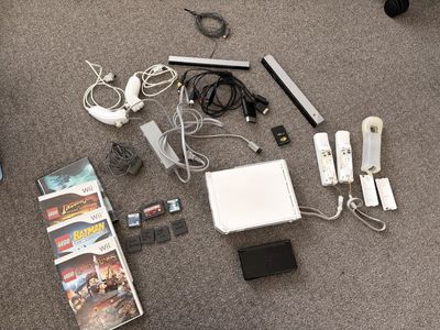 Nintendo Wii + Nintendo DS + Lego/Bionicle game bundle