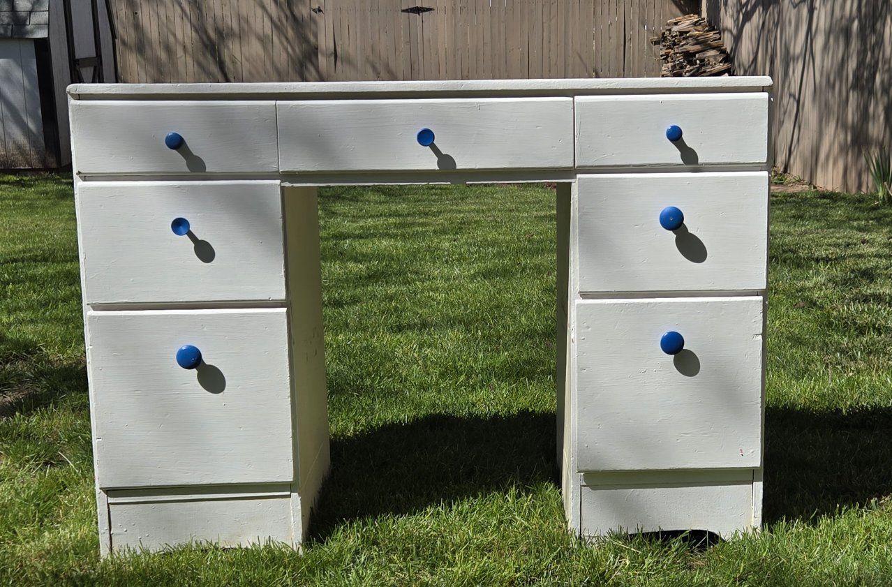Childs desk