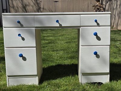 Childs desk