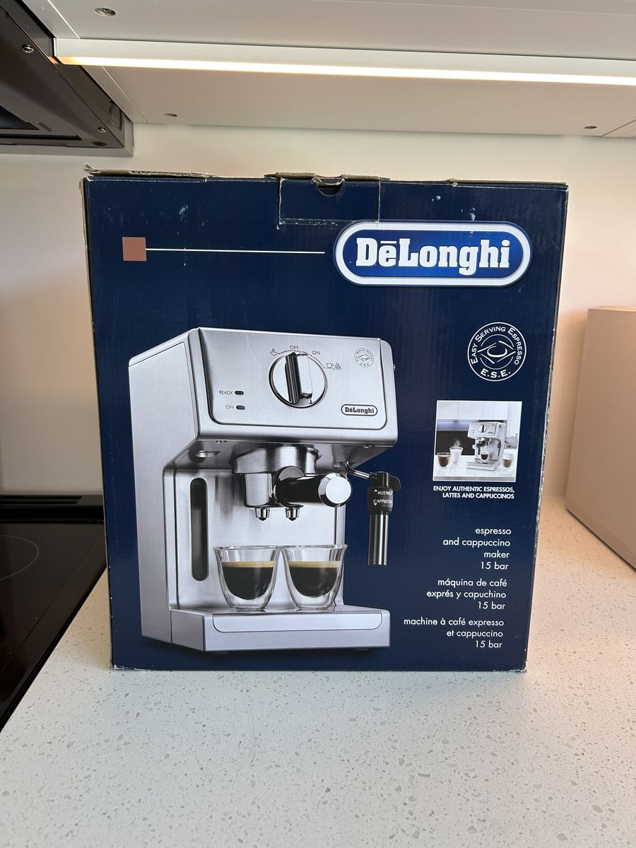 De'Longhi 15-Bar Espresso and Cappuccino Machine Stainless Steel