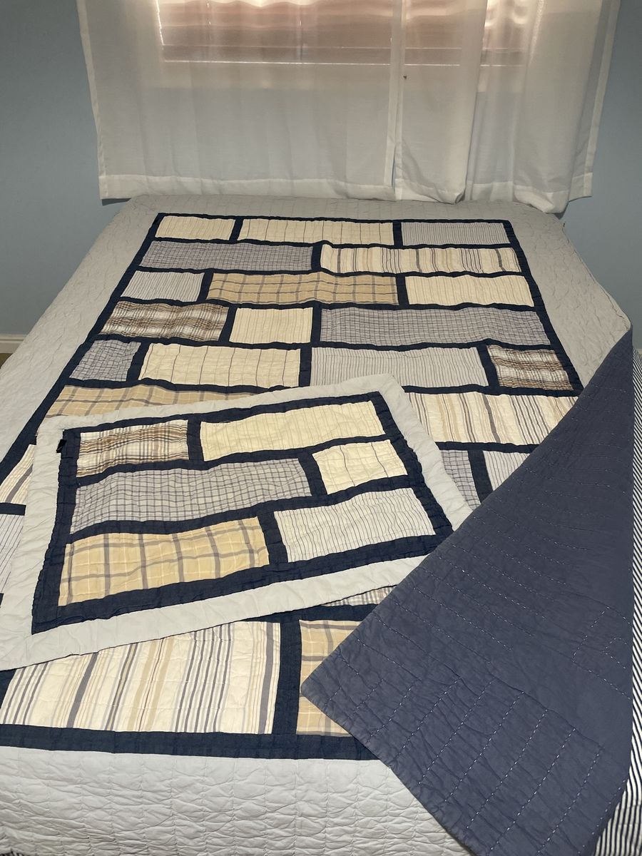 Twin comforter and sham