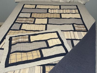 Twin comforter and sham