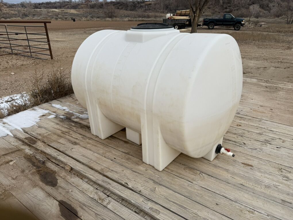 550 Gallon Water Tank