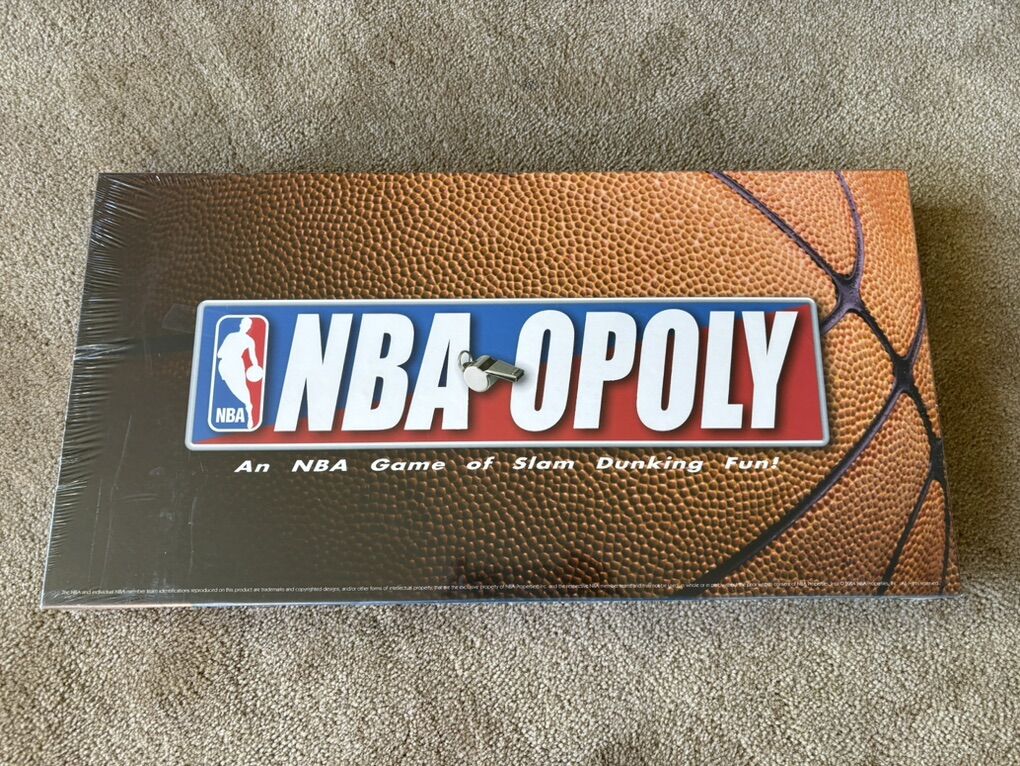 NEW 2004 NBA-opoly Board Game