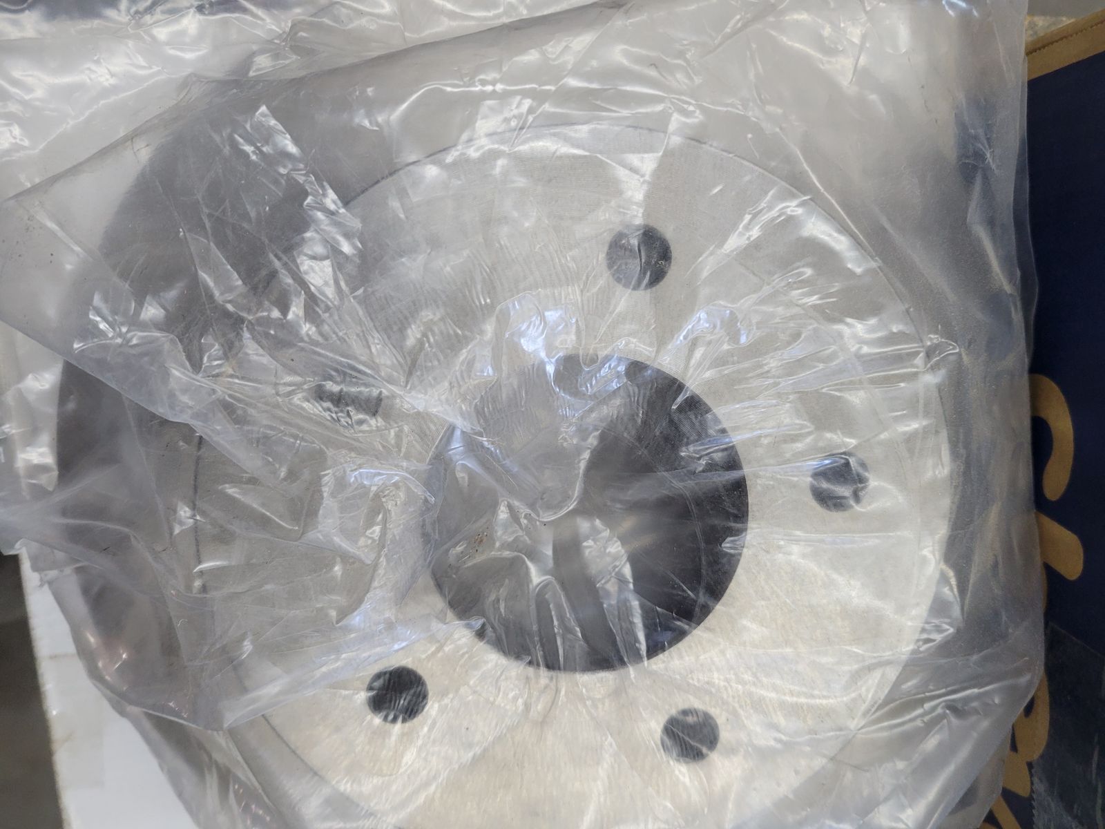 Main image 3