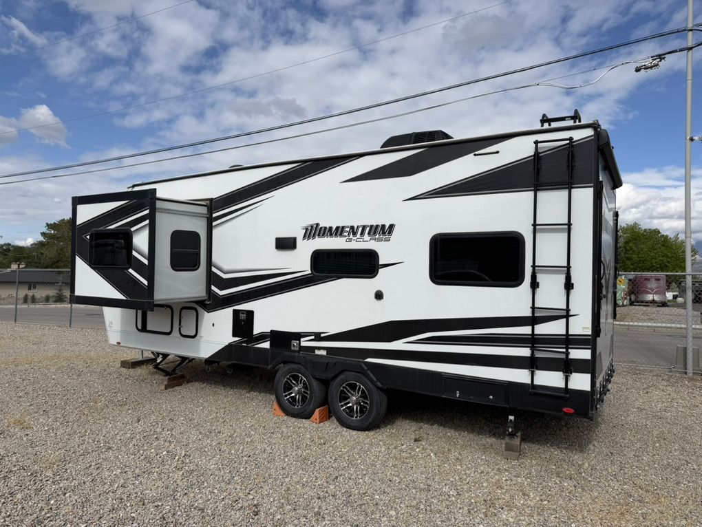 2023 Momentum 21G Toy Hauler