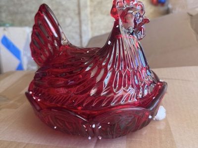 Glass hen on nest candy/snack dish