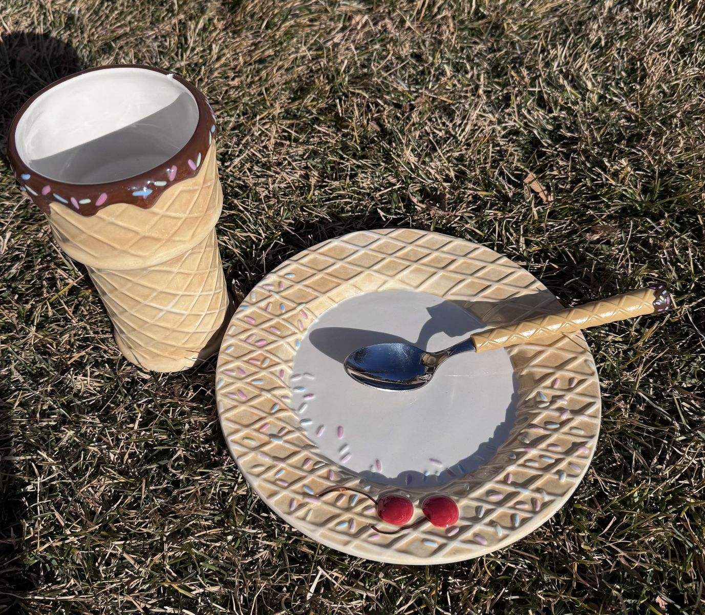 Waffle Cone Cups, Plates, and Spons