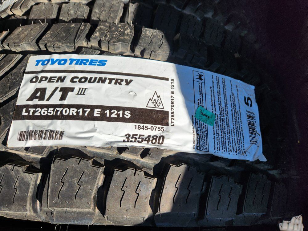 265/70r17 toyo open country at lll