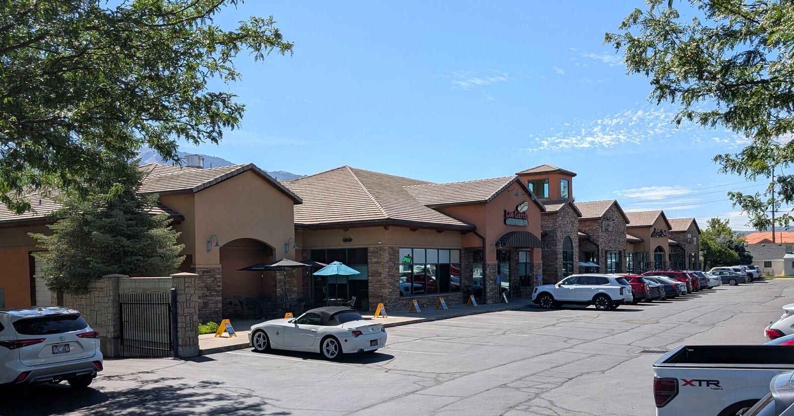 Retail or Office Space in Sandy