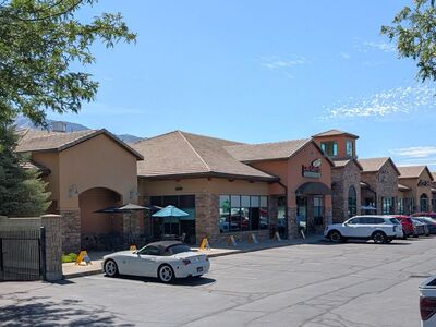 Retail or Office Space in Sandy