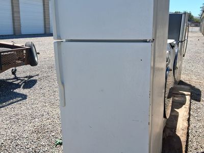 GE Top Freezer Refrigerator White Used Good Condition