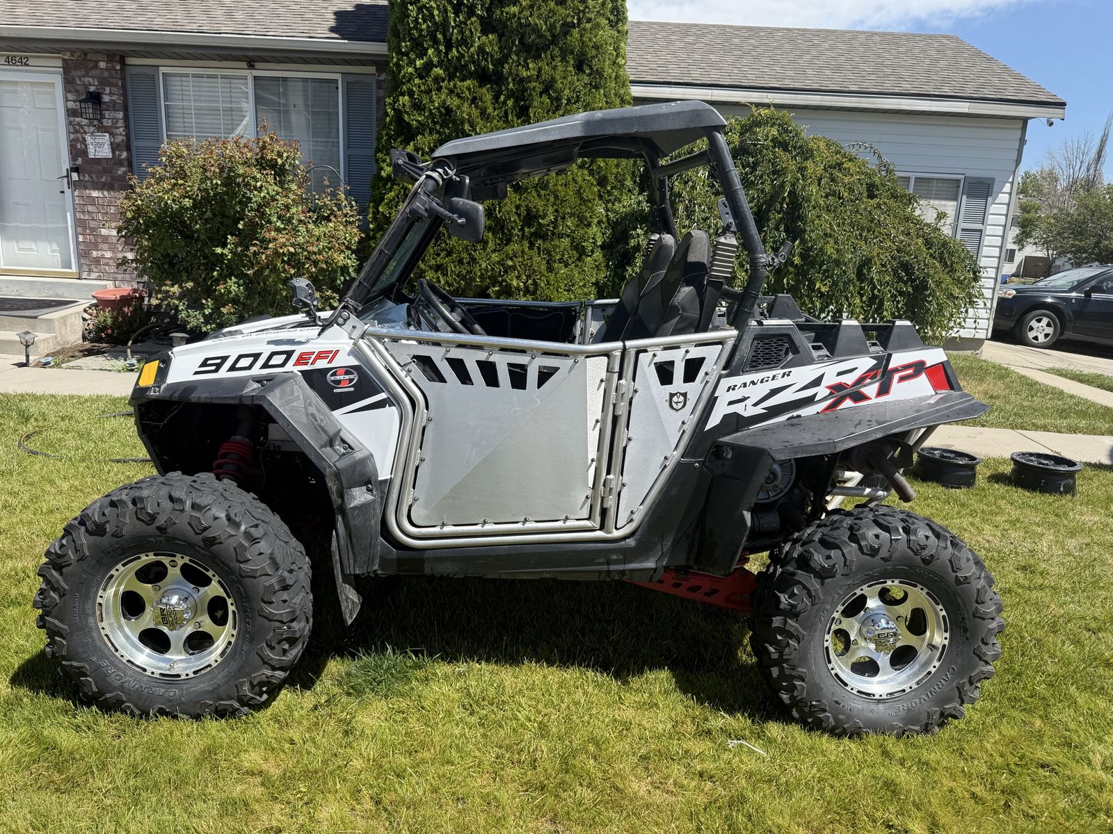 Polaris 900 XP so many extras or best offer
