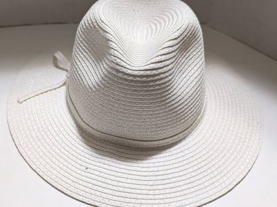 Women's "One Size" Hat