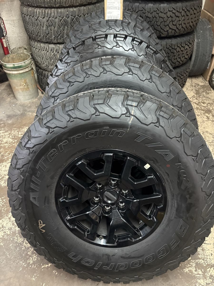 2026 Ford Bronco Raptor factory wheels and tires