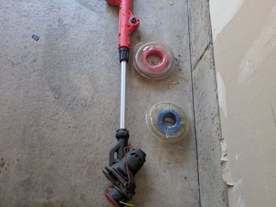 Craftsman V20 WEEDWACKER String Trimmer (Tool Only) Lawn Edger with Extra Spools.
