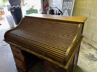 Antique Roll Top Desk - FREE