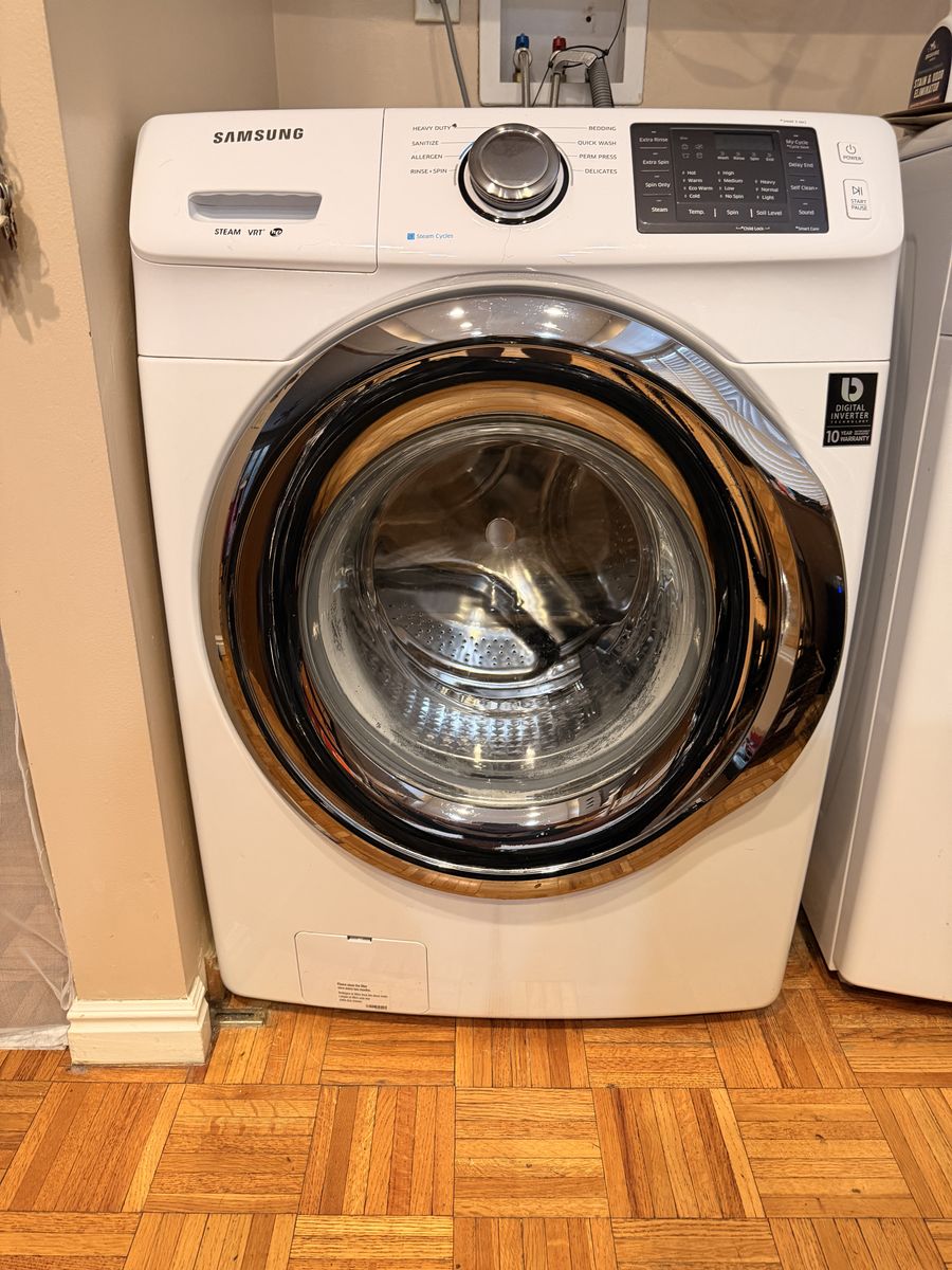 Samsung WF42H5200AW/A2 Front Load Washer 4.2 cu. ft. White VRT Steam