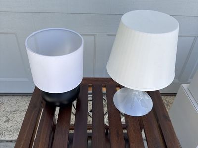 Multiple small accent lamps