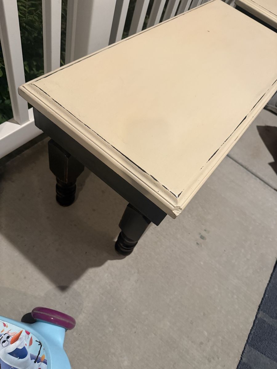 2 wood bench