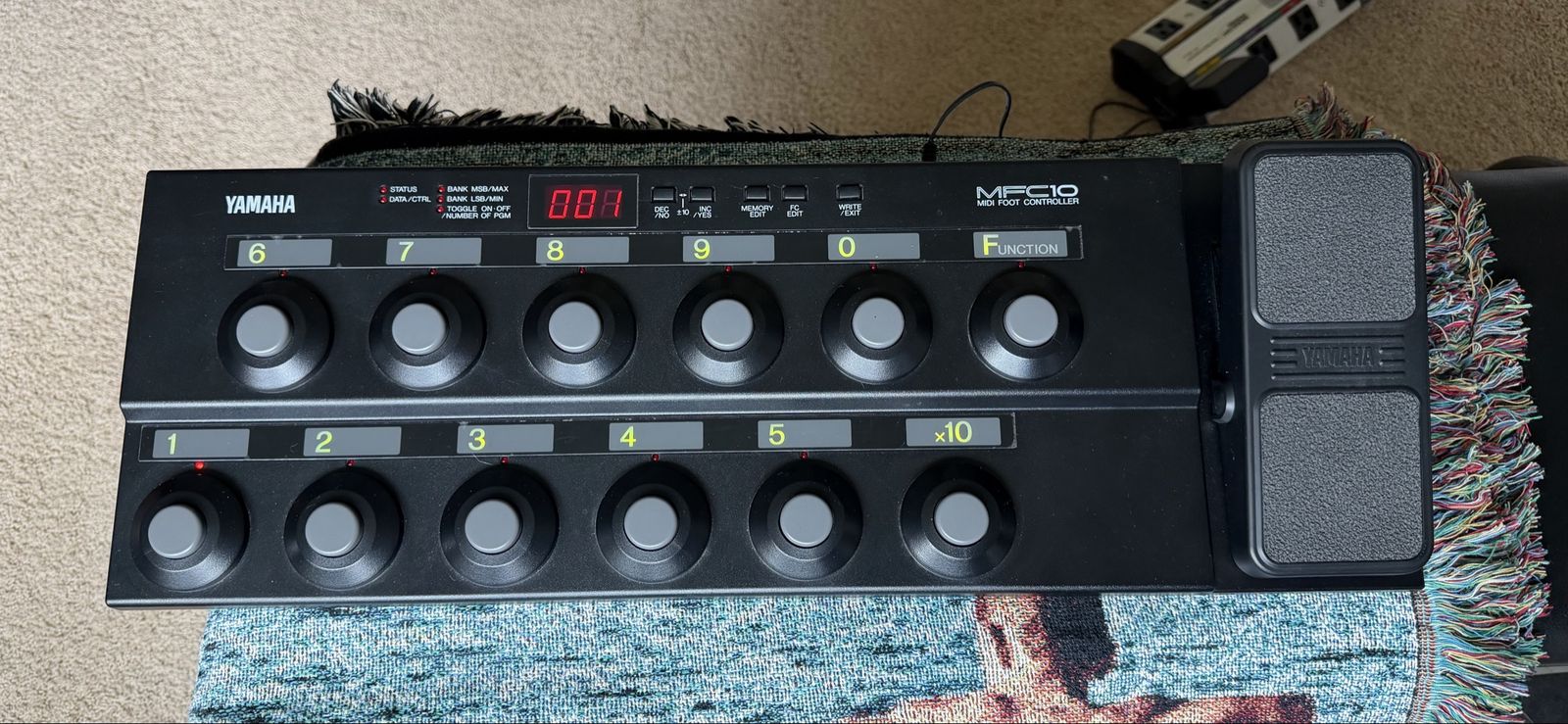 Yamaha MFC10 MIDI Foot Controller with Expression Pedal - mint condition