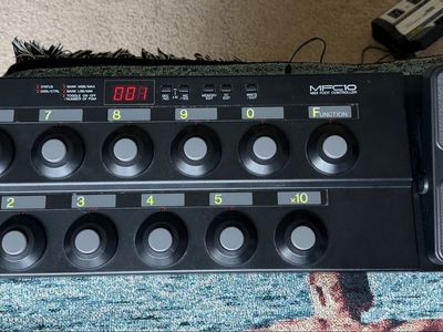 Yamaha MFC10 MIDI Foot Controller with Expression Pedal - mint condition