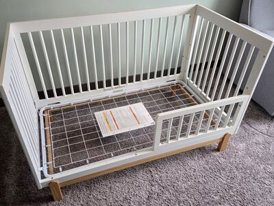 Delta Children Poppy 4-in-1 Convertible Crib
