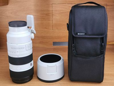 Sony FE 70-200mm f/2.8 GM OSS II Lens with filter