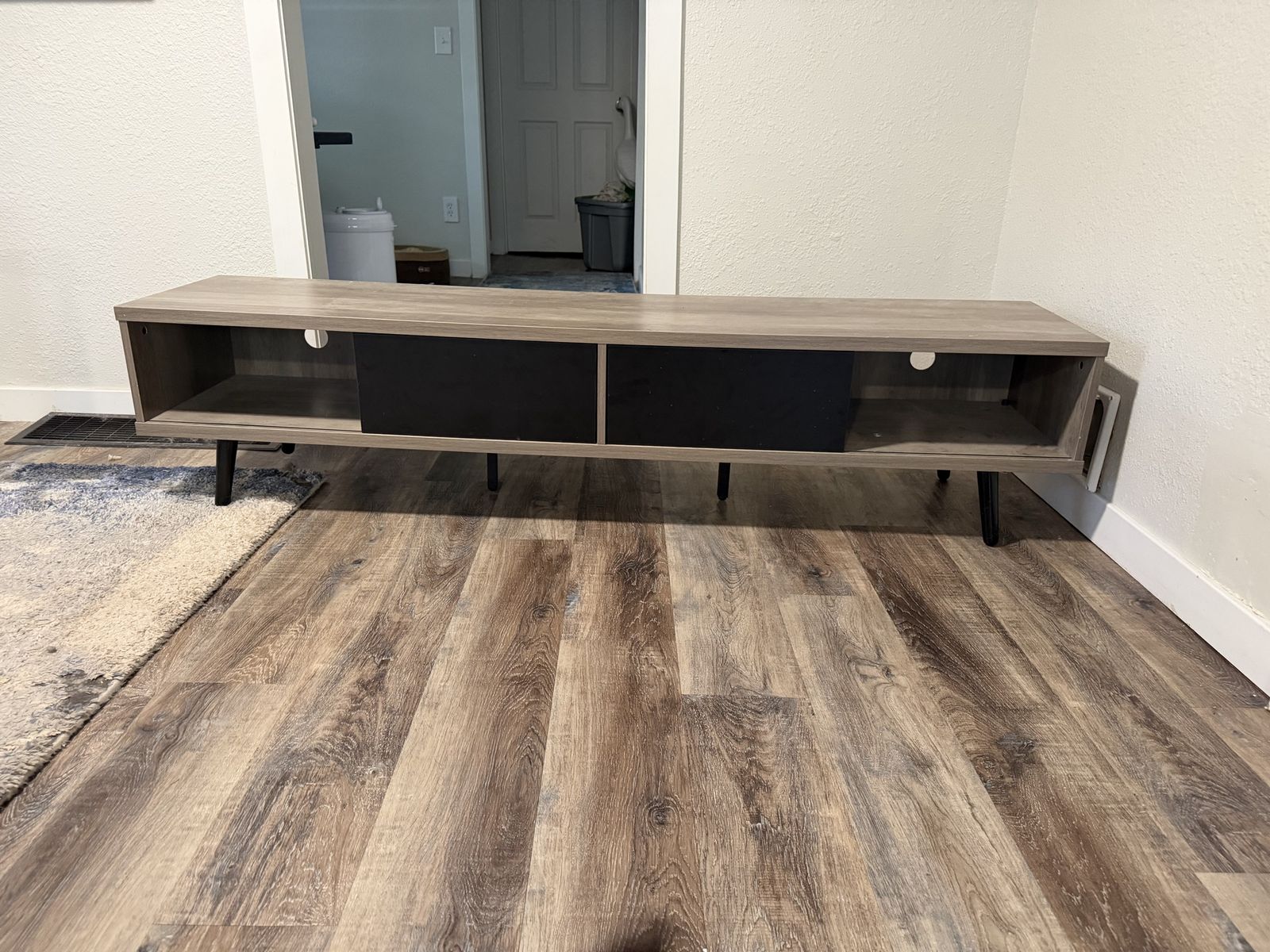 Tv stand