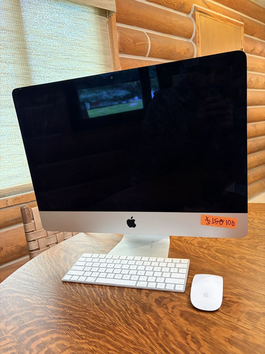 Apple iMac 21.5” Late 2013 + Apple Keyboard & Mouse