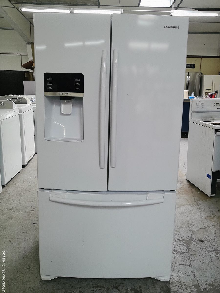 White 28 cf French Door Refrigerator~90 Day Guarantee~Water and Ice