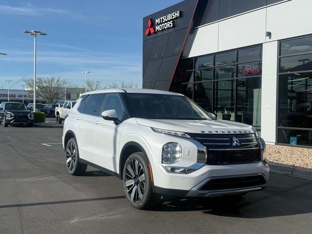 2026 Mitsubishi Outlander SE