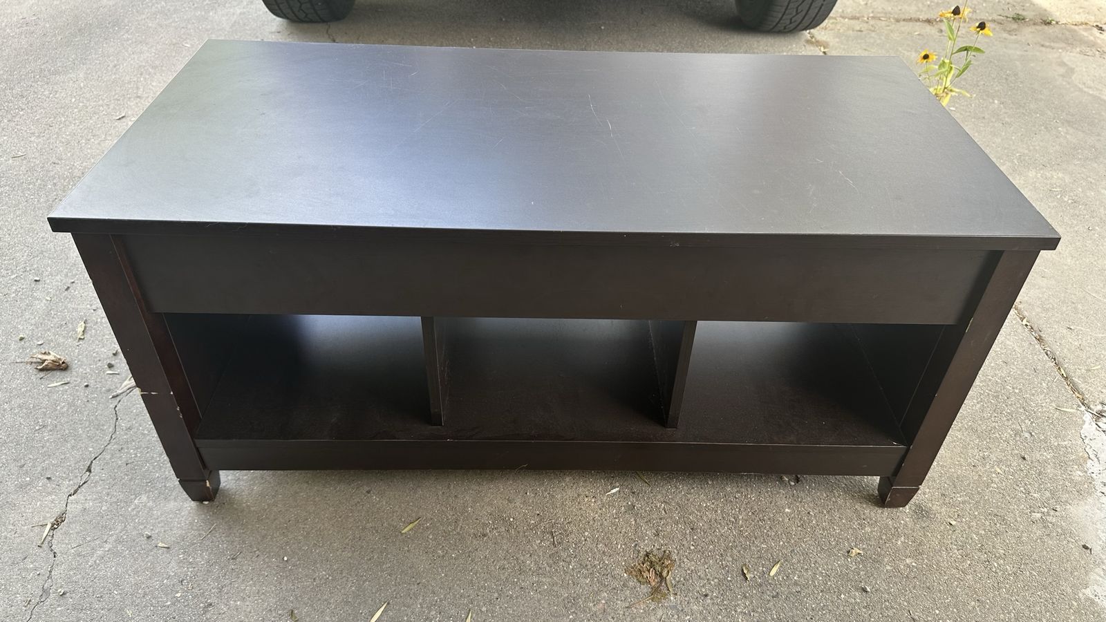 Coffee Table with Liftable Top